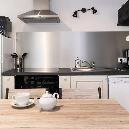 Beau T3 *** Pour 2 à 4 Pers Avec Patio Privatif