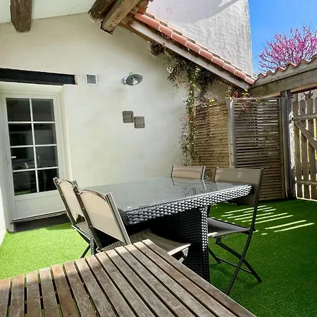 Beau T3 *** Pour 2 A 4 Pers Avec Patio Privatif