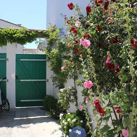 Apartment Beau T3 *** Pour 2 A 4 Pers Avec Patio Privatif La Couarde-sur-Mer