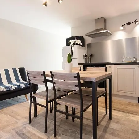 Beau T3 *** Pour 2 A 4 Pers Avec Patio Privatif